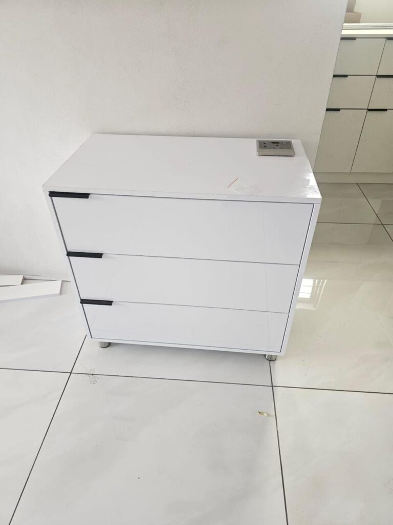white-sliding-door-wardrobe-6