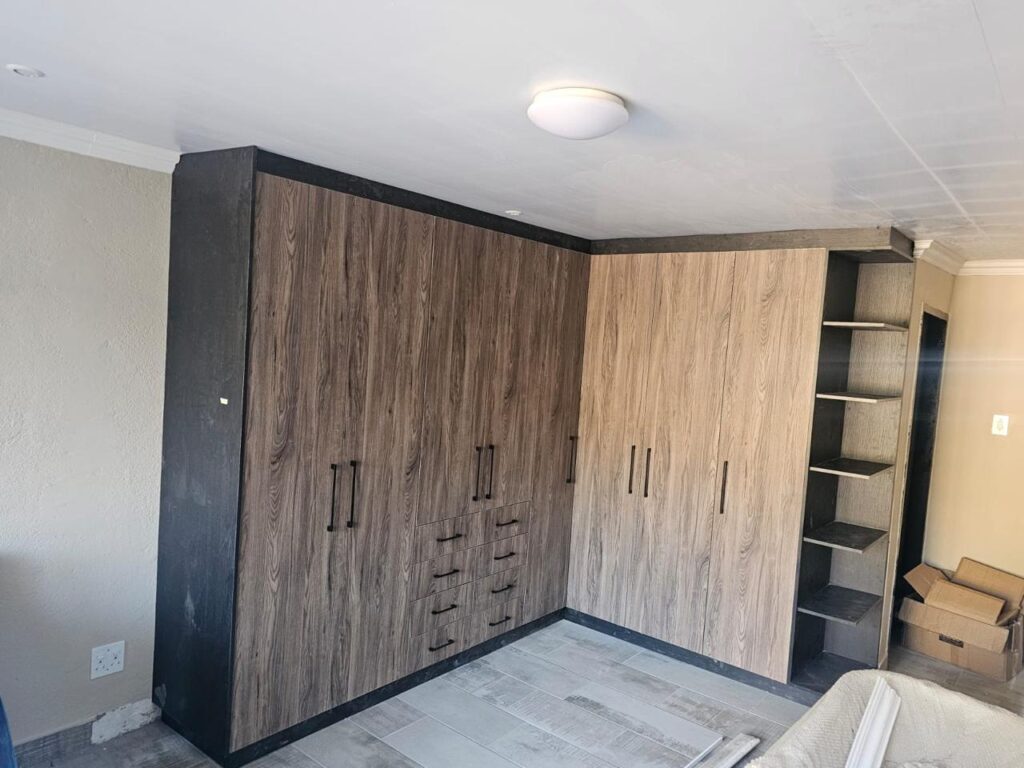 woodgrain-wardrobe-3